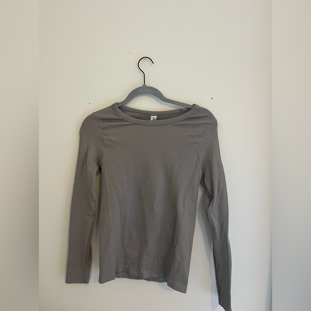 Gray Long Sleeve Ribbed Top